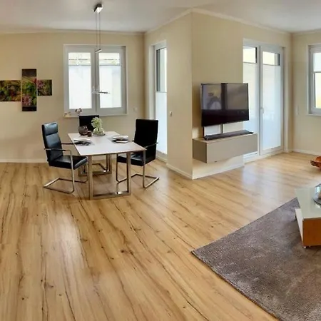 Moderne Mit Parkplatz Und Rheinblick Boppard