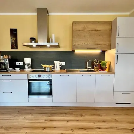 Moderne Mit Parkplatz Und Rheinblick *